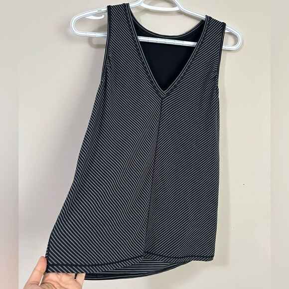 Lululemon Circuit Crusher Tank in Evolution Stripe Black Heathered Dark Cast - Picture 6 of 10